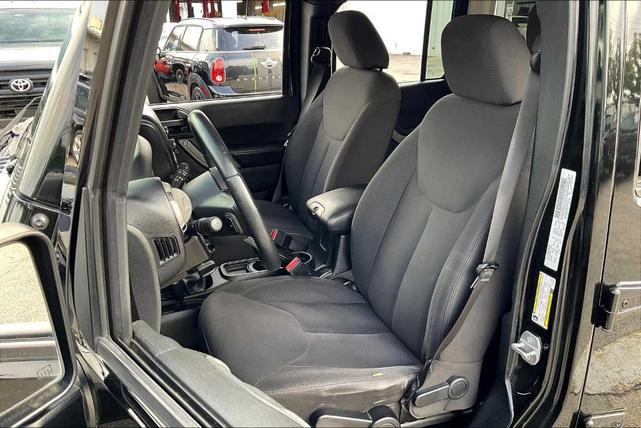 Photo of 2016 Black Clearcoat Jeep Wrangler Unlimited