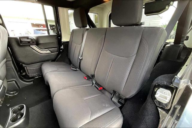 Photo of 2016 Black Clearcoat Jeep Wrangler Unlimited