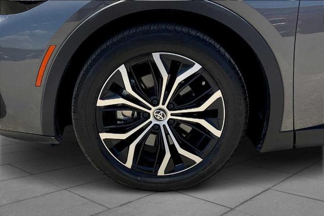 Photo of 2023 Magnetic Gray Metallic Toyota Crown