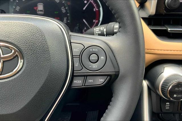 Photo of 2025 Wind Chill Pearl Toyota RAV4