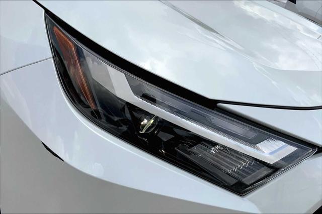 Photo of 2025 Wind Chill Pearl Toyota RAV4