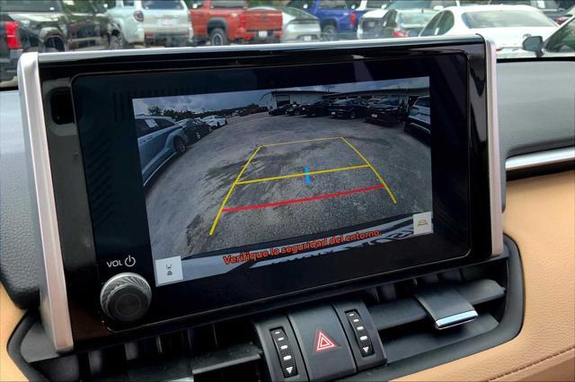 Photo of 2025 Wind Chill Pearl Toyota RAV4