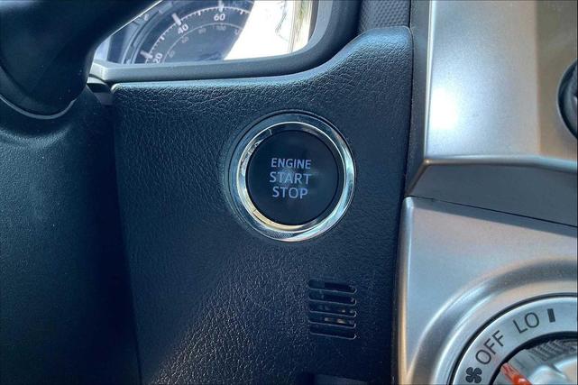 Photo of 2020 Super White Toyota 4Runner