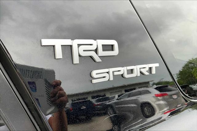 Photo of 2024 Midnight Black Metallic Toyota 4Runner