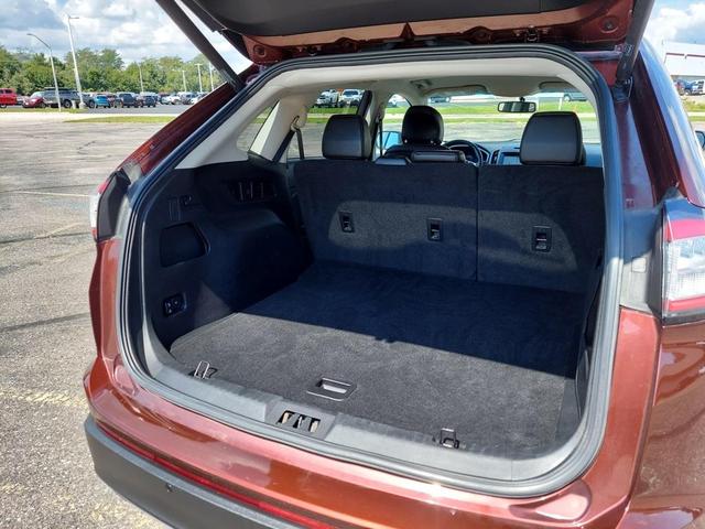 Photo of 2016 Bronze Fire Metallic Tinted Clearcoat Ford Edge