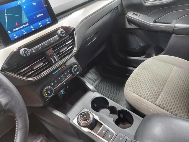 Photo of 2021 Oxford White Ford Escape