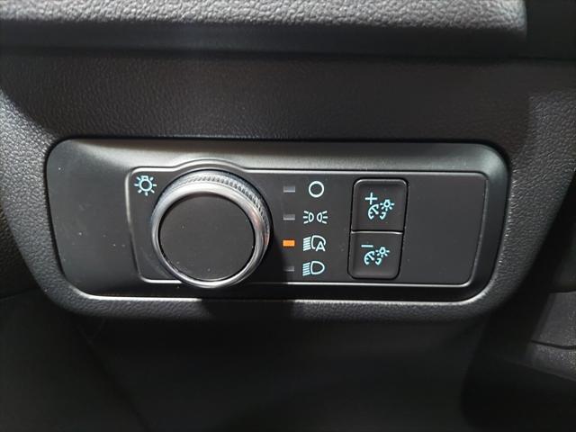 Photo of 2021 Oxford White Ford Escape