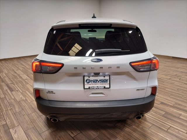 Photo of 2021 Oxford White Ford Escape
