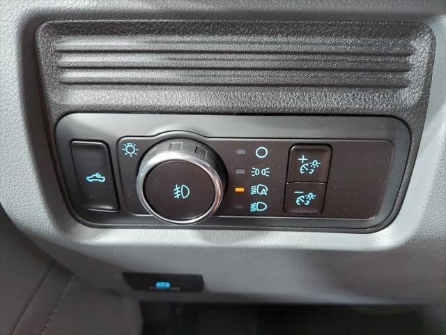 Photo of 2025 Oxford White Ford F-250