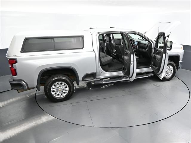 Photo of 2023 Silver Ice Metallic Chevrolet Silverado 2500