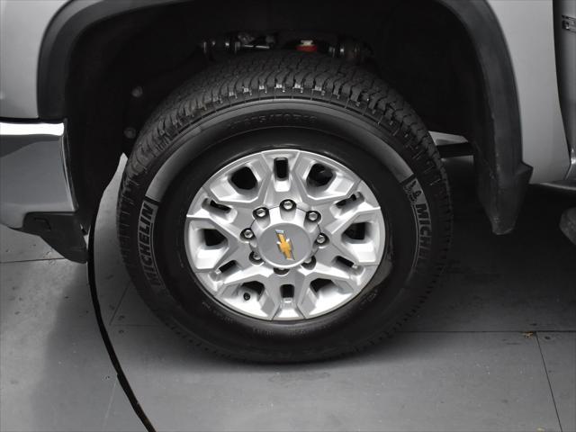 Photo of 2023 Silver Ice Metallic Chevrolet Silverado 2500