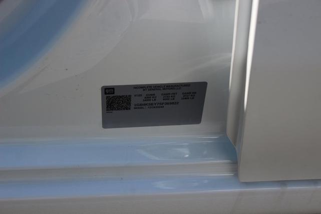 Photo of 2025 Summit White Chevrolet Silverado 3500
