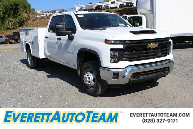 Photo of 2025 Summit White Chevrolet Silverado 3500