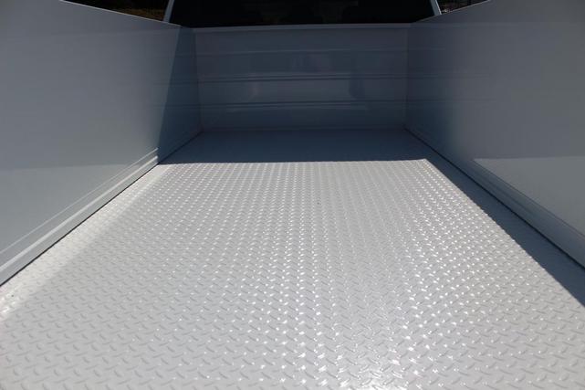 Photo of 2025 Summit White Chevrolet Silverado 3500