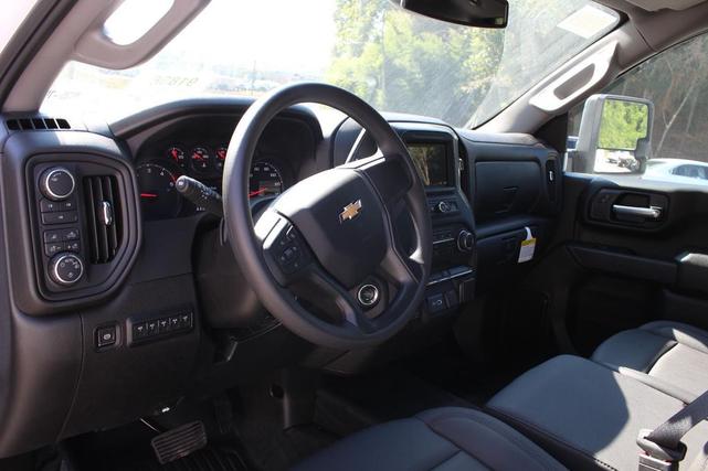 Photo of 2025 Summit White Chevrolet Silverado 3500