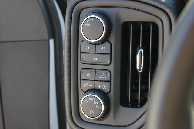 Photo of 2025 Summit White Chevrolet Silverado 3500