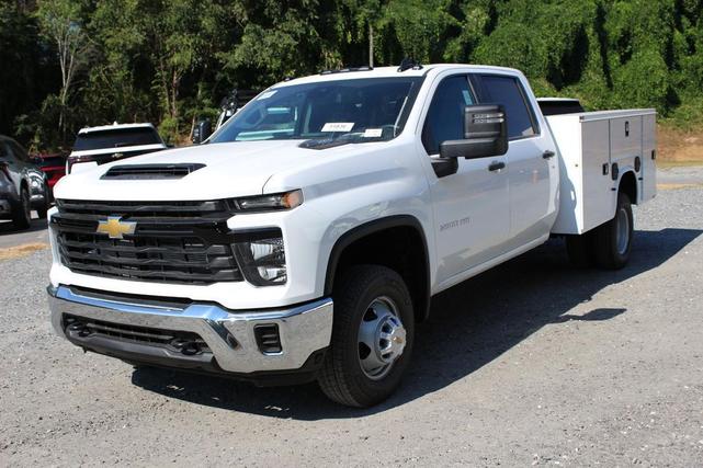 Photo of 2025 Summit White Chevrolet Silverado 3500
