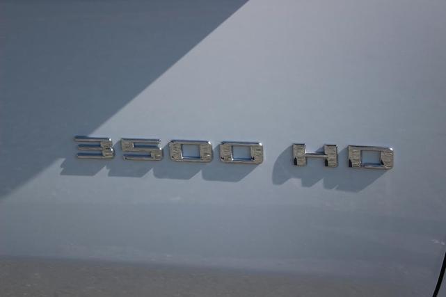 Photo of 2025 Summit White Chevrolet Silverado 3500