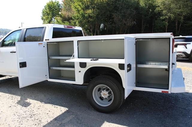 Photo of 2025 Summit White Chevrolet Silverado 3500