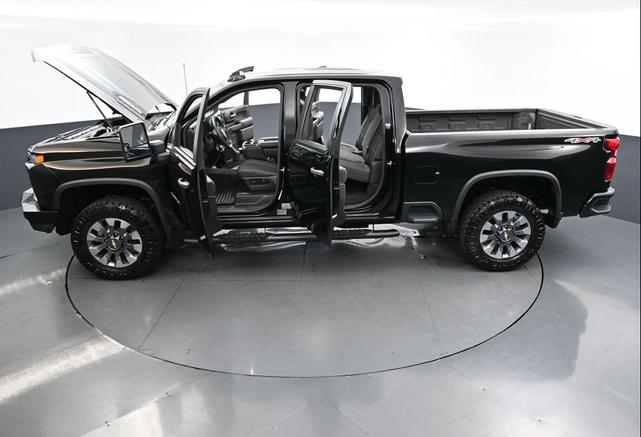 Photo of 2023 Black Chevrolet Silverado 2500