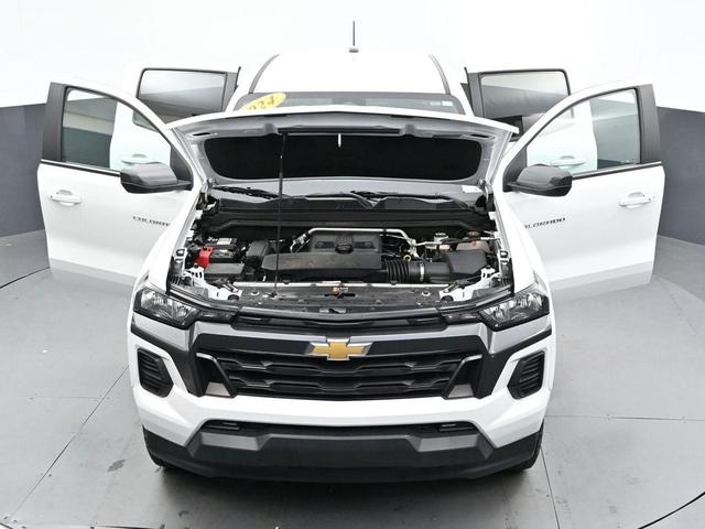 Photo of 2024 Summit White Chevrolet Colorado