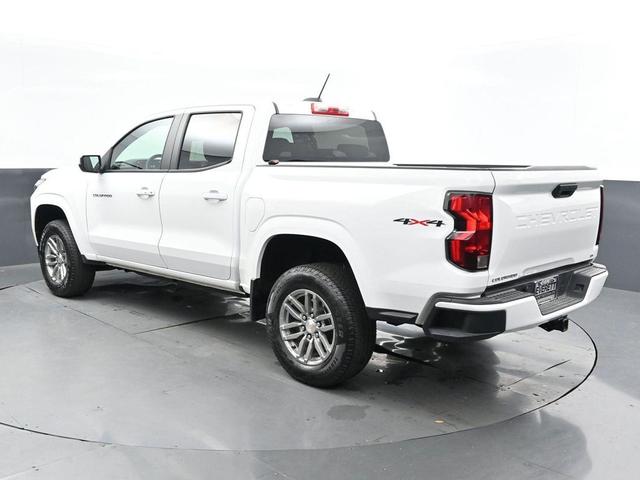 Photo of 2024 Summit White Chevrolet Colorado