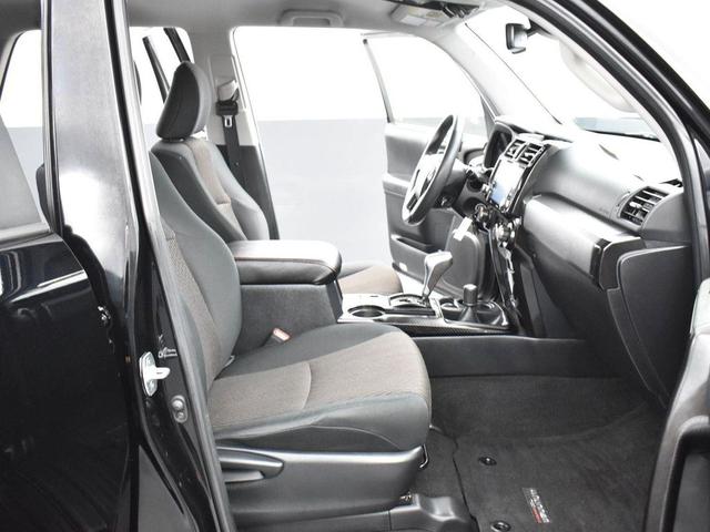 Photo of 2020 Midnight Black Metallic Toyota 4Runner