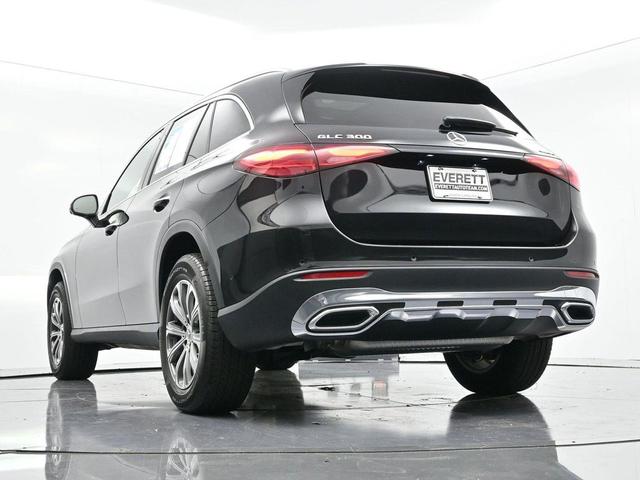 Photo of 2024 Obsidian Black Metallic Mercedes-Benz GLC 300