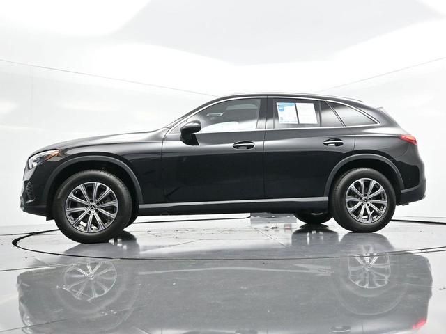 Photo of 2024 Obsidian Black Metallic Mercedes-Benz GLC 300