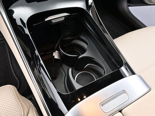 Photo of 2024 Obsidian Black Metallic Mercedes-Benz GLC 300