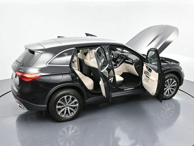 Photo of 2024 Obsidian Black Metallic Mercedes-Benz GLC 300