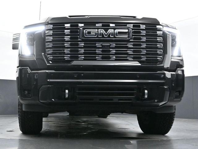 Photo of 2025 Onyx Black GMC Sierra 2500