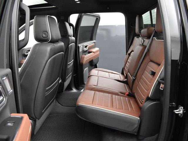 Photo of 2025 Onyx Black GMC Sierra 2500