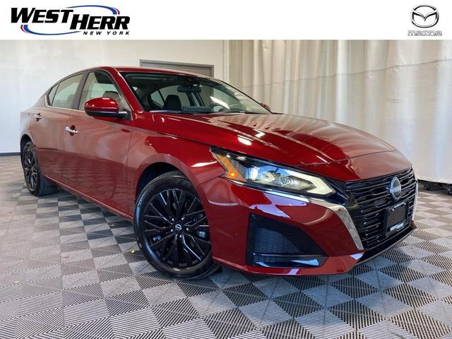 Photo of 2025 Scarlet Ember Nissan Altima