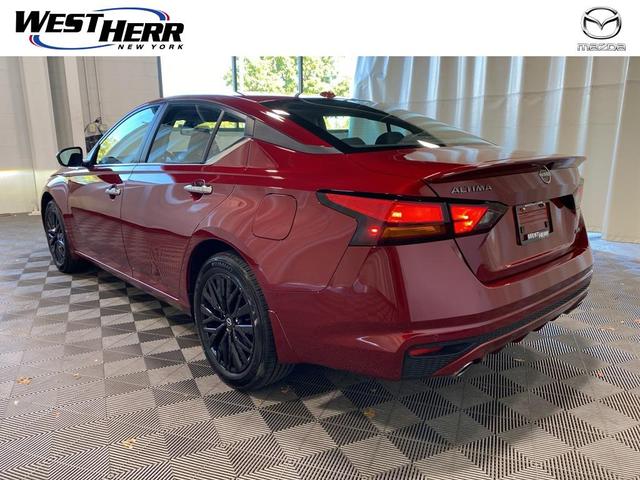 Photo of 2025 Scarlet Ember Nissan Altima