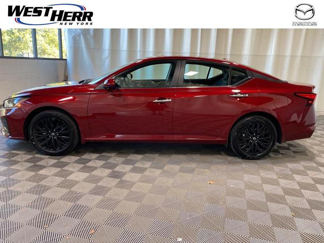 Photo of 2025 Scarlet Ember Nissan Altima