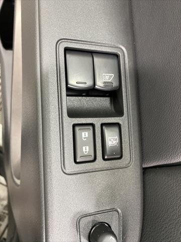 Photo of 2025 Glacier White Nissan Frontier