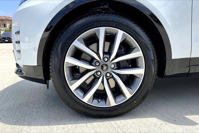 Photo of 2025 Fuji Land Rover Discovery