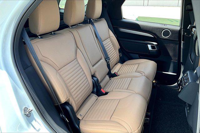 Photo of 2025 Fuji Land Rover Discovery