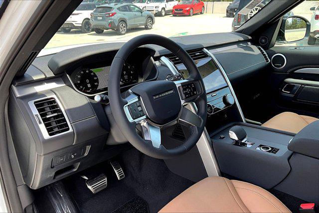 Photo of 2025 Fuji Land Rover Discovery