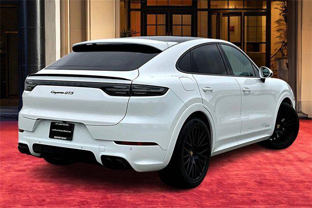Photo of 2022 White Porsche Cayenne