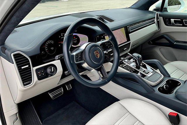 Photo of 2022 White Porsche Cayenne