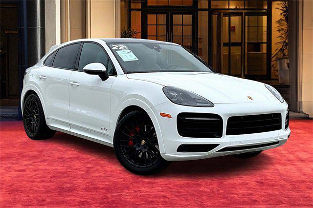 Photo of 2022 White Porsche Cayenne