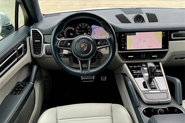 Photo of 2022 White Porsche Cayenne