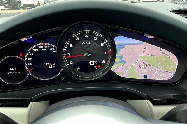 Photo of 2022 White Porsche Cayenne