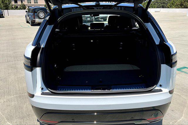 Photo of 2026 Fuji Land Rover Range Rover Velar