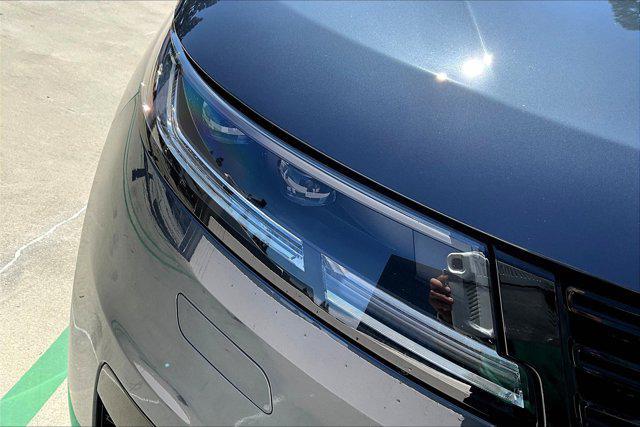 Photo of 2024 Varesine Blue Metallic Land Rover Range Rover Sport
