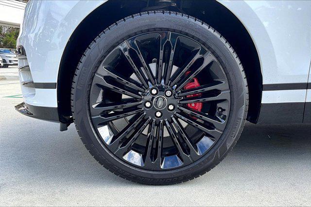 Photo of 2025 White Land Rover Range Rover Velar