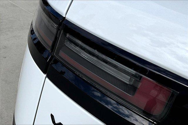 Photo of 2025 White Land Rover Range Rover Velar