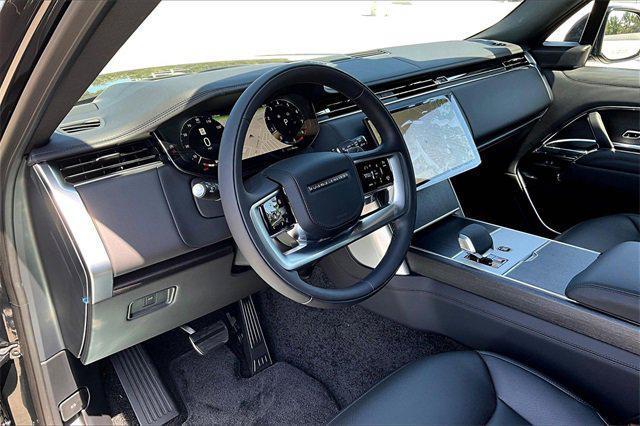 Photo of 2025 Santorini Land Rover Range Rover